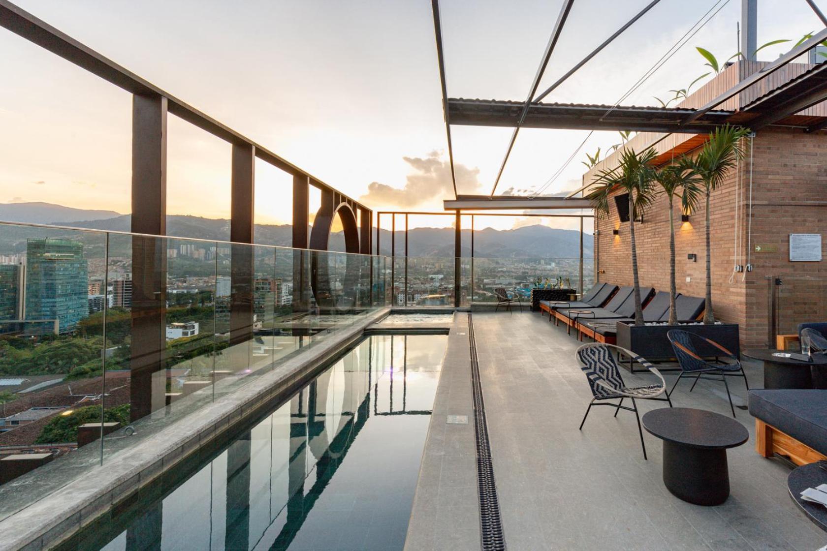 Hotel Marquee 麦德林 外观 照片 Rooftop pool at the hotel